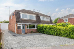 EMA Airport, Donington Park Circuit 4 bedrooms house-free parking